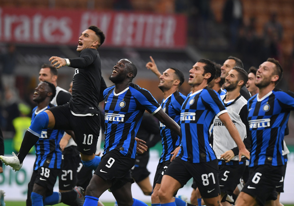 于汉超头球制胜 上海申花客场2-1逆转青岛西海岸