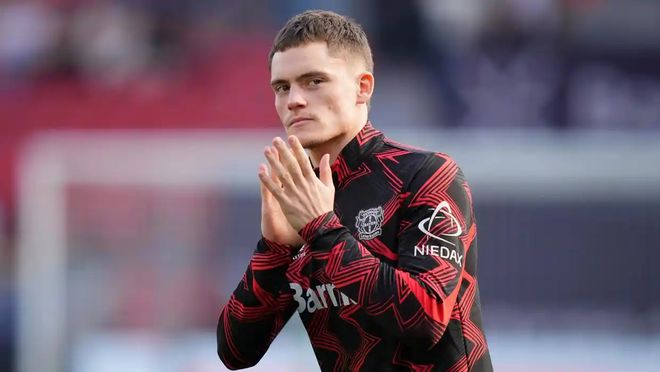 亚利桑那响尾蛇队作为 84 胜的外卡球队一路逆袭，勇夺 2023 国联冠军